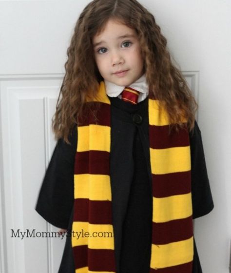 Little Hermione Granger Costume Harry Potter Robe Pattern, Hermione Granger Costume, Hermione Costume, Harry Potter Robes, Harry Potter Halloween Costumes, Diy Harry Potter, Harry Potter Girl, Harry Potter Harry, Harry Potter Kids