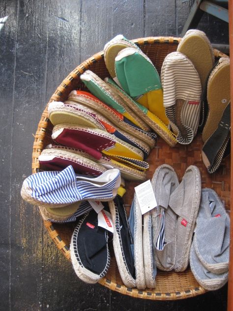 Espadrilles | manwithstyle Shoe Closet, Shoe Obsession, Summer Party, Sock Shoes, Summer Shoes, Look Fashion, New Shoes, Me Too Shoes, Shoes Flats