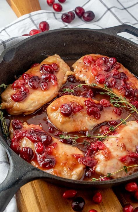 Chicken With Cranberry Sauce, Cranberry Recipes Dessert, Chicken Cranberry, Cranberry Dessert, Cranberry Chicken, Easy Main Dishes, Cranberry Recipes, Quick Weeknight Meals, Cranberry Sauce