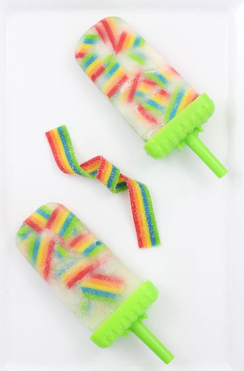 Fun Candy To Make, Popsicle Ideas For Summer, Thing To Do At A Party, Cool Foods For Summer, Cute Summer Snacks, How To Make Popsicles, Sprite Popsicles, Fun Foods To Make With Kids, Summer Treat Ideas