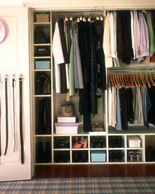 Closet Arrangement, Shoe Cubbies, Closet Idea, Narrow Storage, Quilt Colors, Bedroom Closets, Closet Redo, Organizar Closet, Dressing Design