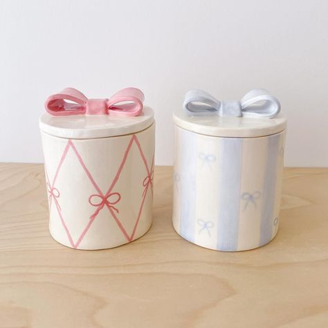 Pottering • Instagram Clay Containers With Lids Ideas, Useful Pottery Ideas, Ceramic Presents, Cute Pottery Ideas, Cute Pottery Painting Ideas, Cute Pottery, Ceramica Ideas, Ceramic Containers, Cute Core