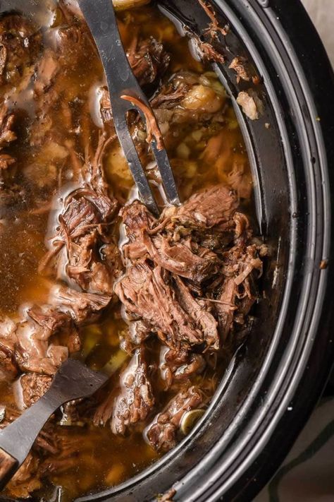 Pulled Steak Crock Pot, Shredded Beef Chuck Roast, Fresh Beef Recipes, Chuck Roast Pulled Beef, Beef Shoulder Crock Pot Recipes, Beef Chuck Shoulder Roast Crock Pot, Boneless Beef Chuck Roast Crockpot, Boneless Beef Chuck Steak Recipes Crockpot, Boneless Chuck Steak Recipes Slow Cooker