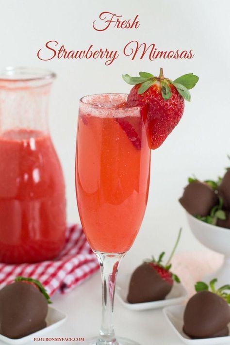 Strawberry Mimosas Recipe Champagne Brunch Ideas, Mimosa Recipe Champagne, Strawberry Mimosas, Mimosas Recipe, Strawberry Mimosa, Mimosa Recipe, Champagne Brunch, Brunch Drinks, Chocolate Dipped Strawberries