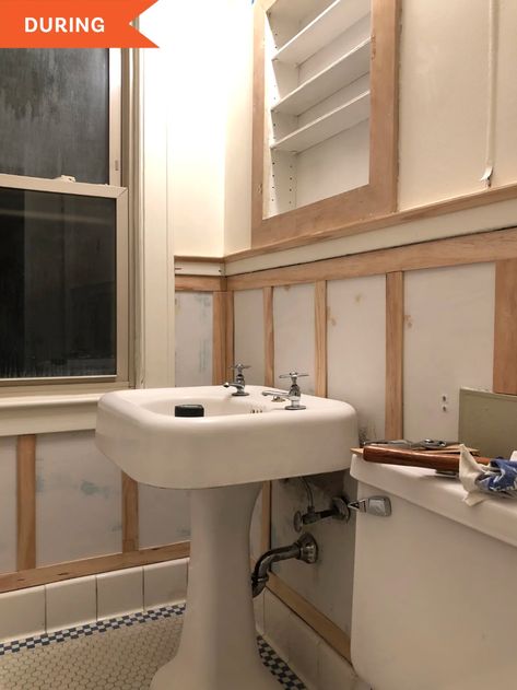 $280 Historic Bathroom Redo - Before and After Photos | Apartment Therapy Retro Bathroom Ideas Vintage, Blue Vintage Bathroom, White Tile Bathroom Walls, Historic Bathroom, Wooden Paneling, Beadboard Bathroom, Glass Wall Shelves, Creative Tile, Wooden Trim