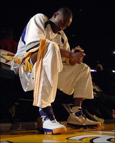 Kobe Bryant | paulvincent_romero | Flickr Kobe Locked In, Rare Kobe Bryant Pictures, Young Kobe Bryant, Aura Photos, Basketball Inspiration, Seydou Keita, Nba Pics, Aura Photo, Streetwear Jewelry