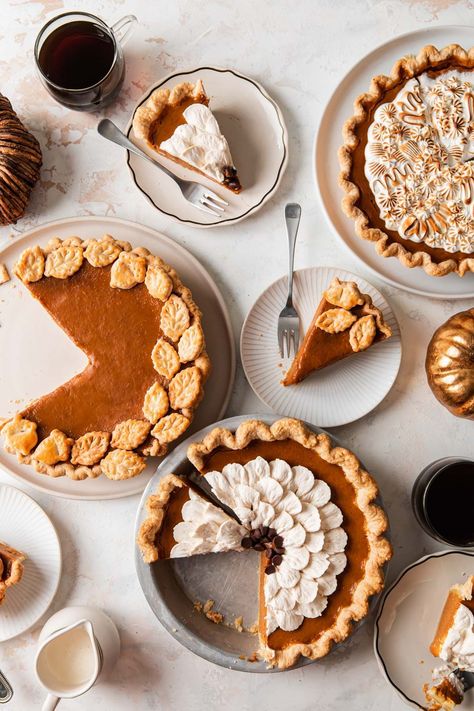 Jazz up the Thanksgiving classic with these 3 Festive Pumpkin Pie Decorations! Finish the baked pie with with a cinnamon whipped cream flower, toasted meringue, or cut-out pie crust leaves. Which one would you choose to display on your dessert table?Not making your own pie this year? Well these decorations work for a pre-made pie too! Give store-bought pumpkin pie a total glow up with these tips Easy Pie Dough, Pie Crust Leaves, Basic Pie Crust, All Butter Pie Crust, Pie Decoration, No Bake Pumpkin Pie, How To Roast Hazelnuts, Butterscotch Chips, Fall Dessert Recipes