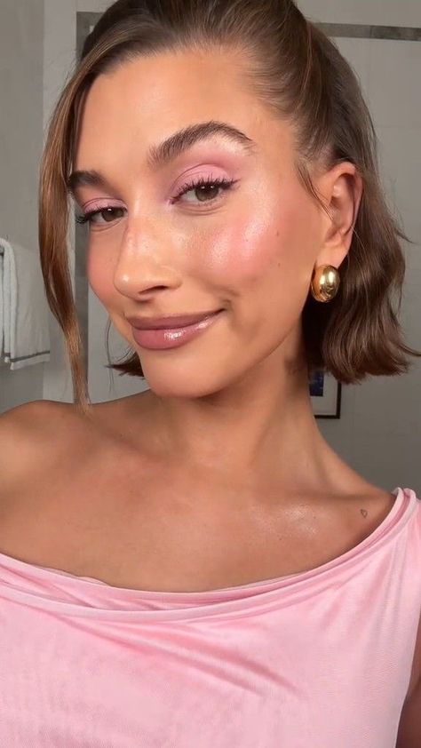 Recreating Makeup Looks, Hailey Aesthetic, Bieber Wedding, Hailey Bieber Wedding, Skincare Favorites, Rhode Skin, Skin Goals, Shorter Hair, Designs Nail