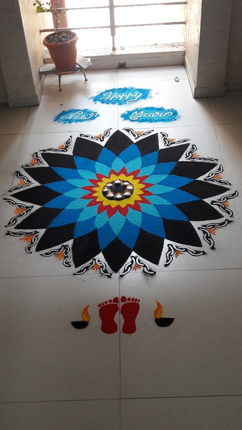 Rangoli Heavy Designs, Rangoli Designs With Water Colours, Rangoli Designs Latest Big Size, Black Colour Rangoli Designs, Mandala Rangoli Designs Latest, Two Color Rangoli, Square Rangoli Designs Latest, Painting Rangoli Design On Floor, Rangoli Well