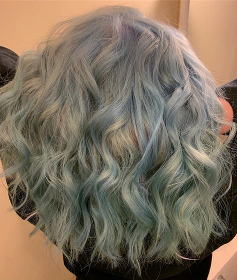 Ice pale light blue hair ❄️ prelightened with Schwarzkopf Blondme, toned and tinted with pravana express toner, rinsed with celeb luxury vivids shampoo in baby blue @createincolor Light Blue Curly Hair, Blue Curly Hair, Ice Blue Hair, Wavy Layered Hair, Ocean Hair, Light Blue Hair, Hair Creations, Layered Hair, Shoulder Length