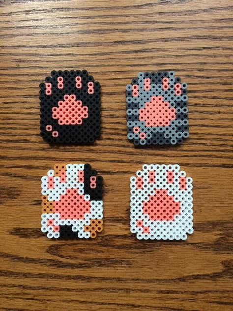 This can show you how to make a cat paw  with hama beads Perler Bead Ideas, Hamma Beads Ideas, Easy Perler Bead Patterns, Perler Creations, Melty Bead Patterns, Pearl Beads Pattern, Easy Perler Beads Ideas, Fuse Bead Patterns, Hama Beads Design