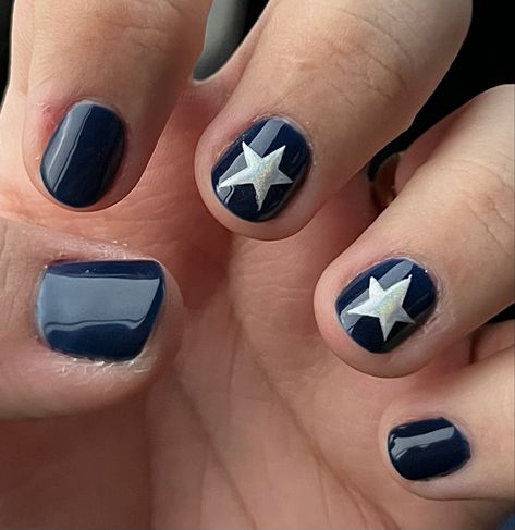 ig @gabrielleon____ Wolfstar Nails, Short Cool Nails, Short Nails Stars, Short Painted Nails, Cool Short Nails, Nail Ideas For Short Nails, Navy Nails, Moon Nails, Gelish Nails