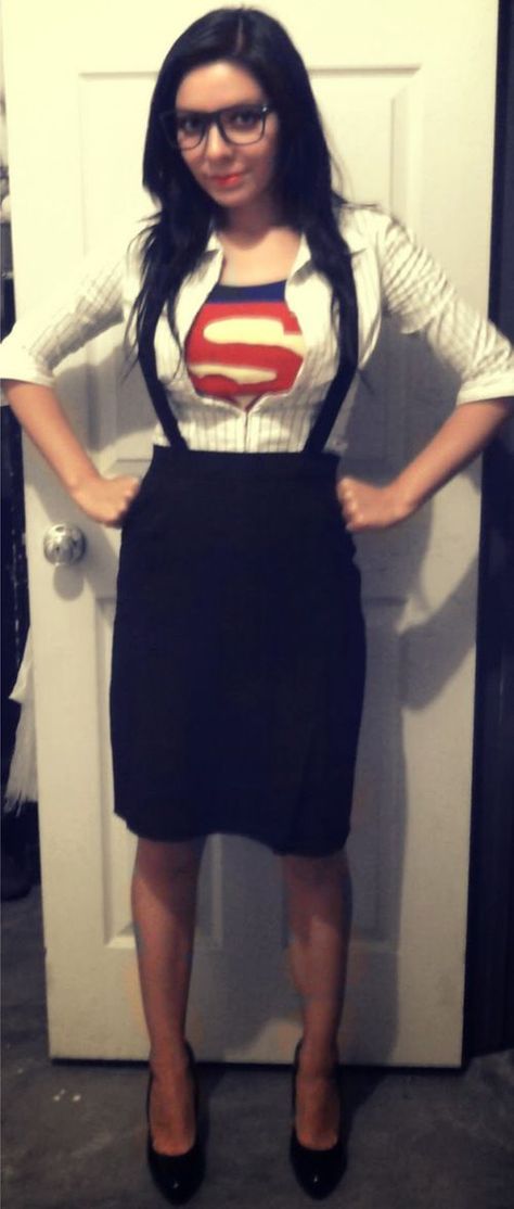 Clark kent - Superman ✿ Super Woman Costumes, Woman Costumes Ideas, Wonder Woman Costume Diy, Superwoman Costume, Costume Fleur, Diy Superhero Costume, Wonder Woman Halloween Costume, Diy Fantasia, Supergirl Costume