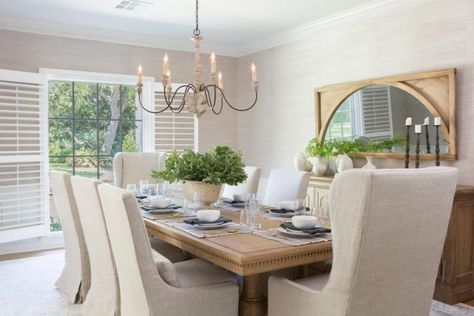 Fixer Upper | The Takeaways - A Thoughtful Place Fixer Upper Dining Room Joanna Gaines, Dining Rooms 2023, Wall Decor Ideas Farmhouse, Rustic Wall Decor Ideas, Remodel Dining Room, Fixer Upper Dining Room, Grass Cloth Wallpaper, Natural Dining Room, Charming Dining Room