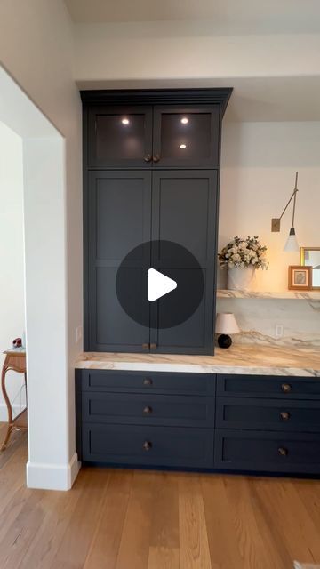 Dave Peterson on Instagram: "This kitchen from a couple of years ago is still one of our favorites.  The tall cabinets on the countertops and the bell shaped hood really make a statement. The long shelf looks amazing too!!!

#customhood #customkitchen #customcabinets #lasvegas #lasvegascustomhomes #customhomes" Small Kitchen Shelving Ideas, Tall Cabinets, Tall Kitchen Cabinets, Kitchen 2024, Countertop Cabinet, Ormond Beach, New Smyrna Beach, Long Shelf, Tall Cabinet