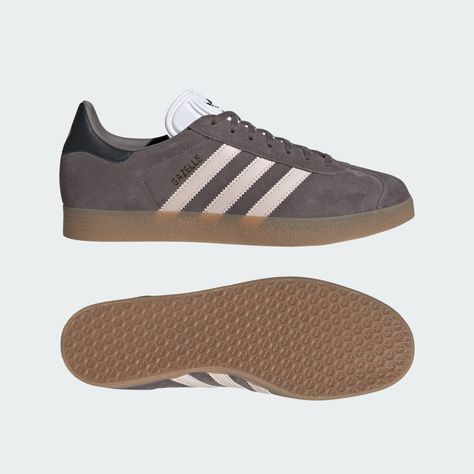 adidas Shop the Gazelle Shoes - Brown at adidas.com/us! See all the styles and colors of Gazelle Shoes - Brown at the official adidas online shop. Ffa Outfits, Adidas Gazelles, Adidas Gazelle Shoes, Gazelle Shoes, Team Badge, Adidas Soccer, Adidas Football, Adidas Originals Mens, Shoe Inspiration