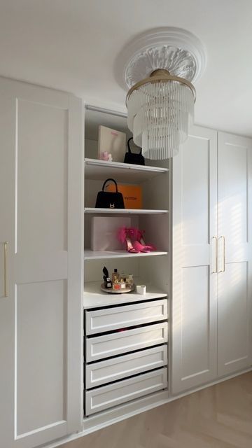 Ikea Pax Wardrobe Ideas Small, Pax Dressing Room, Small Dressing Room Ideas Space Saving, Pax Inspiration, Ikea Pax Corner Wardrobe, Komplement Drawer, Ikea Dressing Room, Small Dressing Room Ideas, Girls Dressing Room