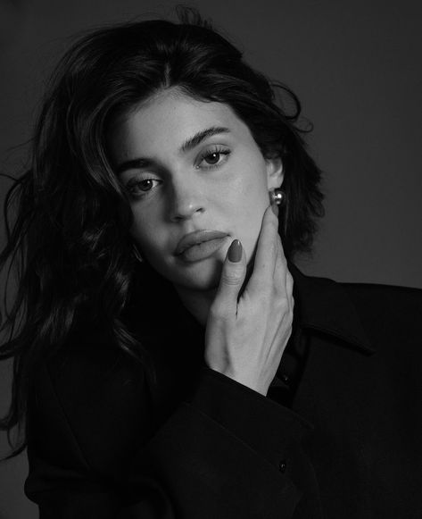 Kylie Jenner Inspo Pics, Kylie Photoshoot Ideas, Kylie Jenner Best Photos, Kylie Jenner Black And White, Kylie Photoshoot, Kardashian Photoshoot, Kylie Jenner Black, Kylie Jenner Icons, Kylie Jenner Photoshoot