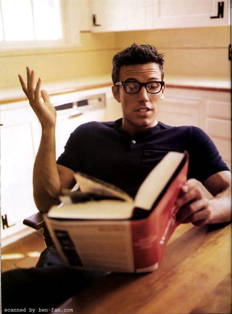 Ben Affleck in glasses. Ok who authorized this Celebrities Reading, American Honey, Casey Affleck, Stud Muffin, Free Library, Jennifer Garner, Ben Affleck, Famous Faces, Look At You