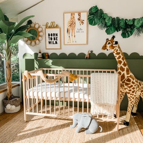 Animal Safari Theme Decor – Pretty in Print Art Ltd Gender Neutral Childrens Bedroom, Baby Room Animal Theme, Baby Jungle Room, Neutral Childrens Bedroom, Safari Baby Bedroom, Safari Room Kids, Nursery Ideas Safari, Nursery Themes Boy, Cheap Nursery Decor