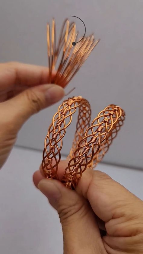 Lan Anh Handmade | Unisex braided copper bracelet - Handmade jewelry for men and women | Instagram Mens Jewelry Handmade, Bracelet Wire Wrapping, Wire Wrapping Bracelet, Wire Wrapped Jewelry For Men, How To Make Copper Jewelry, Copper Bracelets Handmade, Wire Jewelry For Men, Bead And Wire Jewelry, Wire Braiding