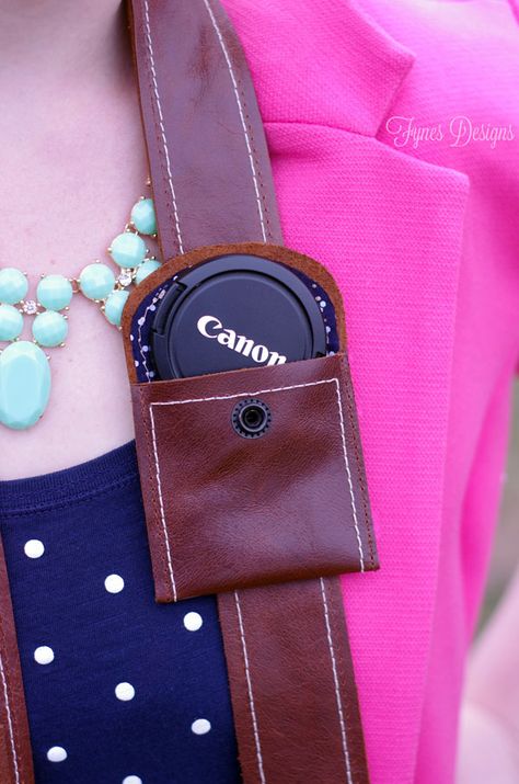 Lens cap pocket on a leather camera strap- Free pattern Leather Camera Strap Diy, Diy Camera Strap, Sewing Photography, Diy En Cuir, Dslr Photography Tips, Digital Camera Accessories, Diy Camera, Camera Aesthetic, Leather Camera Strap