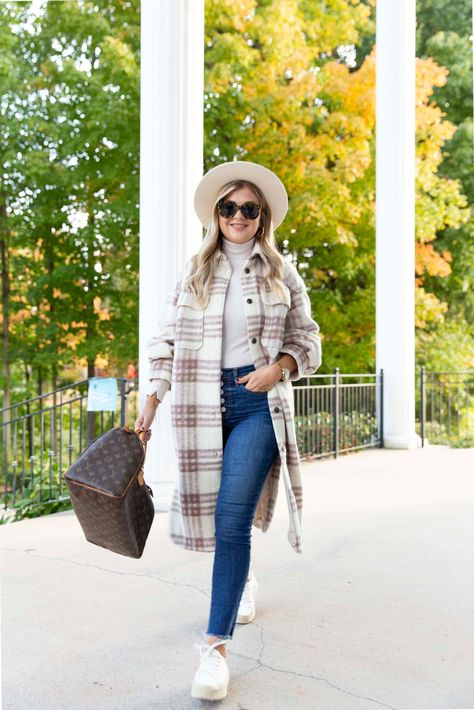 Krystin Lee, Women Overcoat, White Turtleneck, Karen Walker, Cozy Outfit, Mode Hijab, Plaid Jacket, Dress C, Look Chic