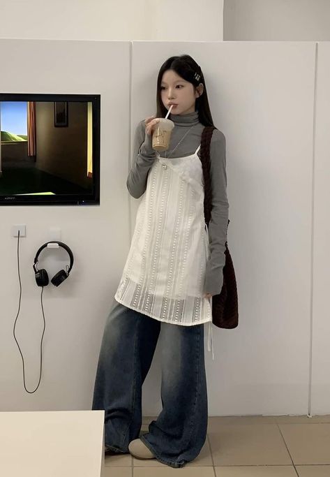 Outfit Ideas Modest Casual, Korean Cute Fashion, Outfit Ideas Modest, Dress Over Jeans, Ootd Korean, 2 Piece Skirt, Turtleneck Outfit, 2 Piece Skirt Set, Dress Beige