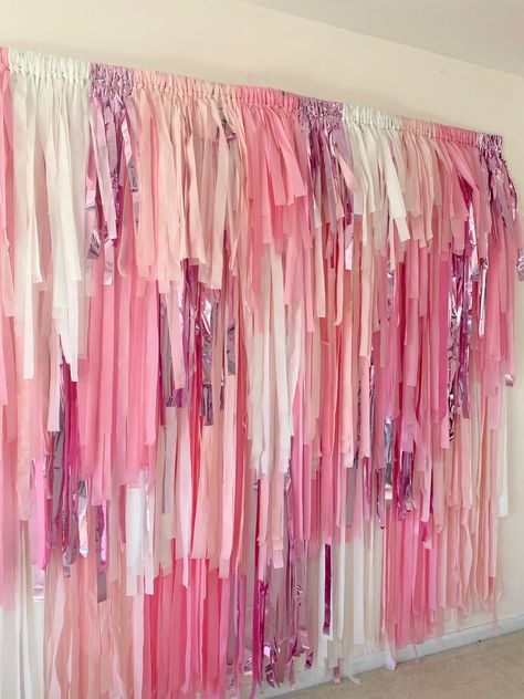 White Party Backdrop, Pink And White Party, Backdrop For Birthday, Streamer Backdrop, Barbie Bridal, Fringe Backdrops, Pink Birthday Party, Pink Backdrop, Barbie Theme