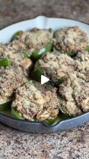 Janay Frederick on Instagram: "These peppers are amazing 😋  4 whole bell peppers  2 pounds of ground beef 93% 7% fat 1 pound of shrimp  1 pound of crab meat  1 onion 1 bell pepper  Parsley Garlic 1 1/2 cup of bread crumbs  2 cups of chicken stock 1/2 cup of reserve bell pepper water @knorr  chicken bouillon   Boiled peppers in chicken bouillon water for 8 mins. Remove peppers and put on the side. Brown beef add onion, bell pepper, and garlic . Once cooked down add shrimps crab meat, and all your spices. Add your bread crumbs, chicken stock, and reserve pepper water. Mix well . Add mix to peppers and sprinkle bread crumbs on top. Bake covered on 375 for 25-30 minutes.#  #peppers #stuffedpeppers #seafood #louisianafood #foodie #homecooked #laborday #food #recipe #creole #cooking #dinneridea Baked Stuffed Peppers, Best Ground Beef Recipes, Seafood Buffet, Creole Cooking, Chicken Bouillon, Bell Pepper Recipes, Best Seafood Recipes, Louisiana Recipes, Health Ideas