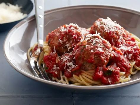 Meatballs And Spaghetti, Ina Garden, Ina Garten Recipes, Diner Recept, Best Pasta Recipes, Romantic Dinner Recipes, Barefoot Contessa, Homemade Italian, Spaghetti And Meatballs