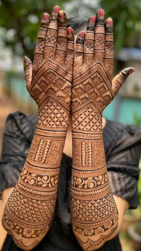 Latest Mehndi Designs Wedding, Mehandhi Designs, मेहंदी डिजाइन, New Bridal Mehndi Designs, Mehndi Designs Bridal Hands, Full Hand Mehndi, Very Simple Mehndi Designs, Simple Mehndi Designs Fingers, Full Mehndi Designs