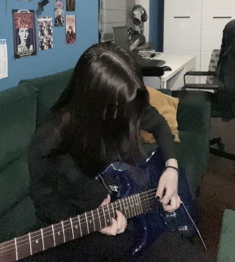 girl with electric guitar #grunge #grungeaesthetic #electricguitar #aesthetic #gothic #alternative Girl With Electric Guitar, Gitar Vintage, Y2k Pfp, Women Picture, Rockstar Aesthetic, Guitar Obsession, Guitar Photos, Guitar Girl, Female Guitarist