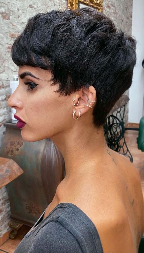 Textured Pixie Haircut, Hairstyles Feminine, Pixie Haircut With Bangs, Cute Pixie Haircuts, Textured Pixie, Women Pixie Cut, Feminine Pixie, Pixie Cut With Bangs, Pixie Wig