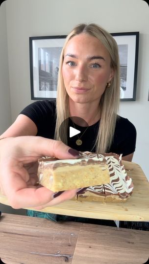 6.2K reactions · 547 shares | No bake Kinder chocolate biscuit bars! 😍 

Soft biscuit base, filled with Kinder bars and a thick layer of kinder bueno spread 👌🏼 

This easy recipe is only 6 ingredients and no baking required! @kinder_ukirl 

#nobake #traybake #easyrecipe #kinder #kinderchocolate #bakewithme #kinderbueno #fyp | Nicole ysanne | Home baker Biscuit Bar, Tray Bake Recipes, Kind Bars, Tasty Foods, Hedgehogs, Sweet Stuff, No Bake, Crafty Ideas, Tray Bakes