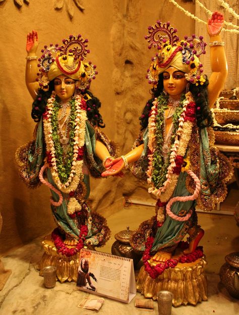 Aindra prabhu deities (Gaura Nitai) Gauranga Nityananda, Aindra Prabhu, Akhanda Bharat, Gaura Nitai, Ram Wallpaper, Sanatan Dharma, Srila Prabhupada, Bhakti Yoga, Krishna Book