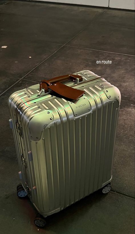 Rimowa Luggage, Black Men Fashion Urban, Travel Necessities, Tas Fashion, Mens Casual Dress Outfits, Bird Boxes, Classy Photography, Old Money Aesthetic, Travel Inspo