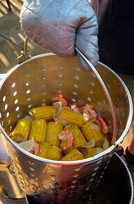 Shrimp Boil - Takes 45 minutes and no dishes! Shrimp Boil Party, Seafood Broil, Seafood Boil Party, Shrimp Boil Recipe, Turkey Fryer, Seafood Boil Recipes, Skip To My Lou, Boiled Food, Crab Boil