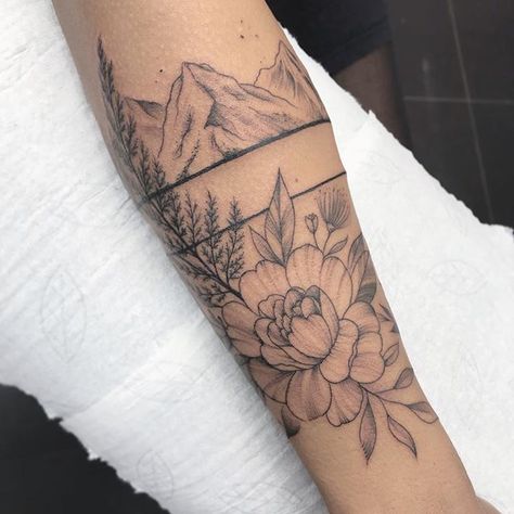 BEKSI (@beksi_tattoos) • Instagram photos and videos 88 Tattoo, Natur Tattoo Arm, Tattoo Family, Woman Tattoo, Family Tattoo, Tattoo Hand, Floral Tattoo Sleeve, Forearm Tattoo Women, Arm Band Tattoo