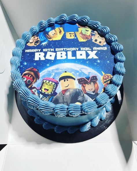 Simple Roblox Cake, Roblox Sheet Cake, Roblox Birthday Party Ideas Cakes, Roblox Cake Ideas For Boys, Roblox Pasta, Tort Roblox, Roblox Themed Cake, Roblox Cake Boys, Roblox Cake Ideas