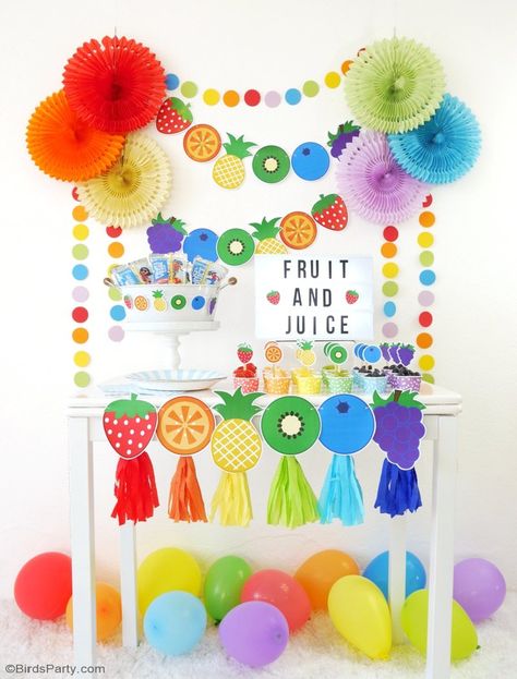 DIY Fruit & Juice Drinks Station - learn to style a fun, interactive, easy and super tasty drinks and fruit bar for your kids birthday or play dates! by BirdsParty.com @birdsparty #drinkststaion #juicebar #kidsjuicebar #fruitbar #fruitstation #partyideas #rainbowparty #rainbowbirthday Fruits Party Ideas, Juice Decoration Ideas, Summer Theme Birthday Party Ideas, Fruit Birthday Party Theme Decorations, Fruit Themed Decor, Fiesta Decorations Ideas, Fruits Theme Birthday Party, Fruit Decorations For Party, Kid Birthday Decorations