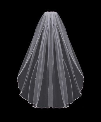 Bridal Vail, Cool Colorful Backgrounds, Fingertip Length Wedding Veil, Vogue Bridal, حفل توديع العزوبية, Bridal Veils And Headpieces, Bridal Hair Veil, Flower Veil, Tulle Veil