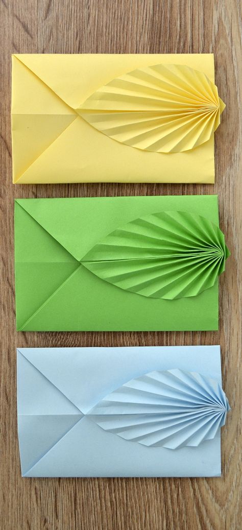 How To Fold Envelope From Paper, Easy Paper Envelope, Leaf Origami, Envelope Origami, Origami Leaves, Envelope Tutorial, Beautiful Origami, Letter Folding, Craft Envelope