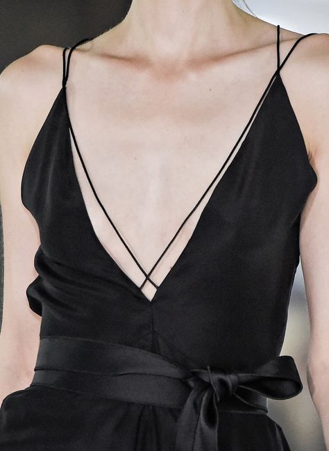 Amanda Wakeley Spring 2016, 3. 5. 9. 10. 11, 12, 13. 21. 23, 28, 37 Amanda Wakeley, Mode Chic, Mode Inspo, Mode Style, Look Chic, Mode Outfits, Fashion Details, London Fashion, Fashion Week Spring