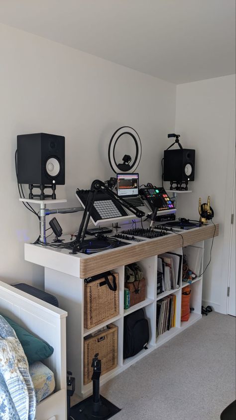 Dj Furniture Home, Dj Studio Room Ideas Dj Setup, Dj Equipment Setup Home, Dj Setup Ideas Home Bedroom, Garage Dj Studio, At Home Dj Setup, Dj Desk Setup, Dj Set Up Ideas, Dj Bedroom Ideas