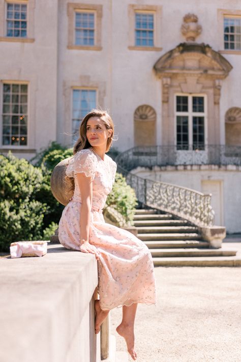 Our May Gal Meets Glam Collection Is Here! | Gal Meets Glam Gal Meets Glam Collection, Look Rose, Feminine Romantic, Gal Meets Glam, Spring Look, Romantic Dress, Romantic Style, Mode Vintage, Mode Inspiration