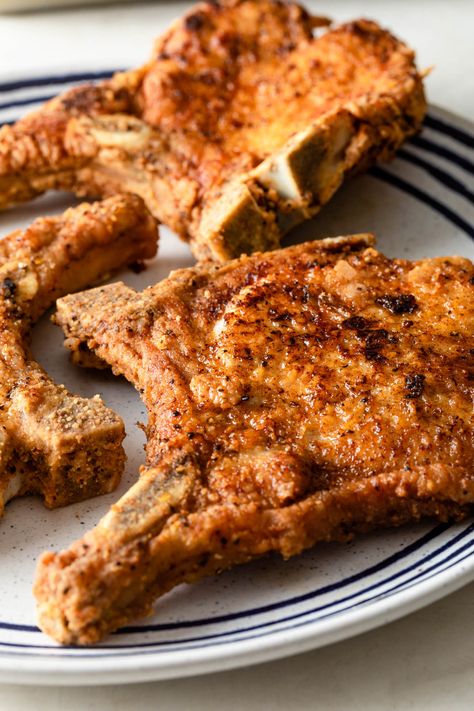 Extra Crispy Pork Chops, Fried Pork Chop Seasoning, Best Fried Pork Chops Recipes, Deep Fried Pork Chops Bone In, Pork Chop Ribeye Recipes, Fried Pork Chop Recipes Bone In, Fried Bone In Pork Chops, Fried Pork Steak Recipes, Frying Pork Chops