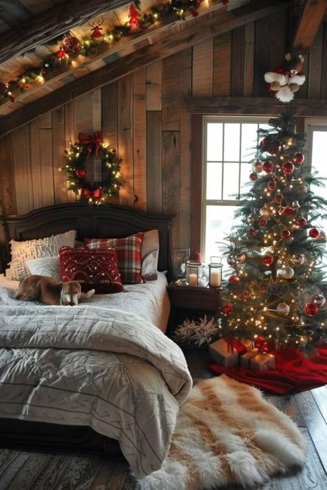 Cabin Christmas Decorations, Outdoor Themed Bedroom, Lodge Christmas Decor, Cozy Christmas Bedroom, Christmas Bedrooms, Christmas Hallway, Christmas Bedroom Ideas, Cozy Christmas Living Room, Christmas Bedroom Decor