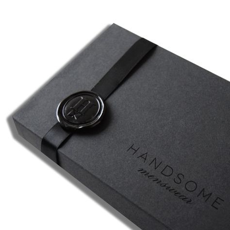 Men Packaging Design, Black On Black Packaging, High End Packaging Design, Black Packaging Ideas, Packaging Luxe, Expensive Packaging, Tie Packaging, Luxury Box Design, Luxury Brand Packaging