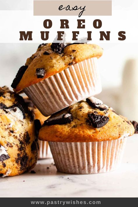 Two stacked Oreo muffins next to an Oreo muffin on its side. Oreo Muffins Recipe, Oreo Muffins, Fluffy Muffins, Crumble Cookie Recipe, Crumble Cookie, Muffins Recipes, Oreo Cookie, Cup Cakes, Sharing Board